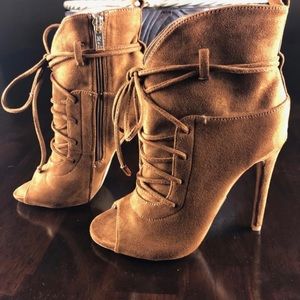 Newbie 🔥 Camel Bootie